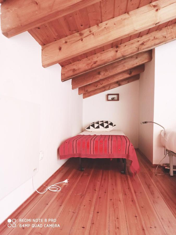 Homestay Attic Private Bedroom Aljezur Kültér fotó